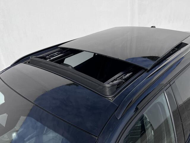 Peugeot 2008 Hybrid 145 GT / Nieuw, veel voordeel / tot 8 jaar Garantie / Elektr. schuifdak en bestuurdersstoel / Stoelverwarming / Camera 360° / Adapt. CC / Navi / Apple Carplay Android / 17" LM wielen / ook in zwart leverbaar /