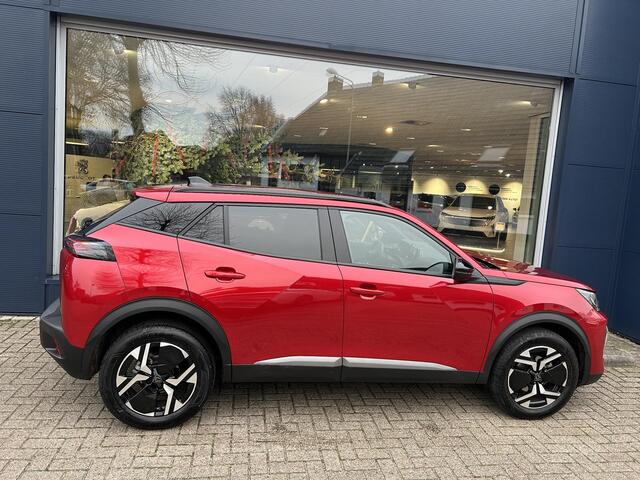 Peugeot 2008 1.2 Turbo 100 PK Allure | Trekhaak 1200 KG | Navigatie | LED Verlichting | Parkeercamera | Parkeersensoren | Digitaal Dashboard | Cruise Control | Climate Control | Half Lederen stoelen | Lichtmetalen Velgen 17 inch |
