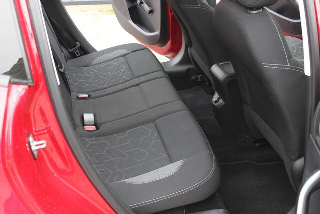 Peugeot 2008 1.2 PureTech Blue Lion, Navigatie!