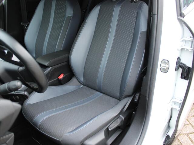 Peugeot 2008 1.2 PT Blue Lease Allure | Camera / Navi / Climate / Cruise