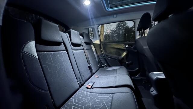 Peugeot 2008 1.2 PureT. Blue Lion