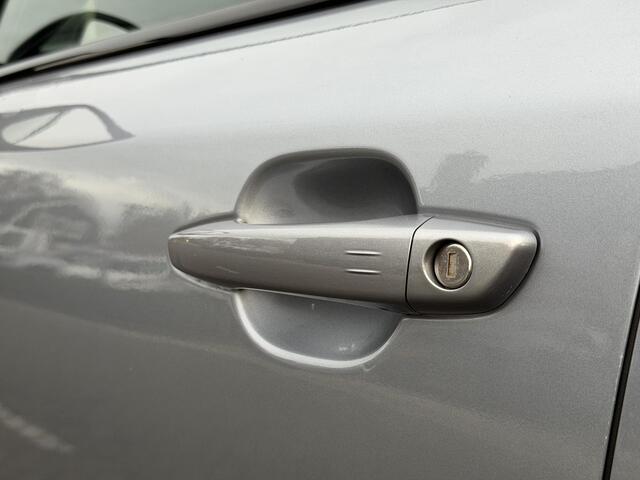 Peugeot 2008 GT 1.2 Hybrid 136PK e-DCS6 Automaat Navigatie, Achteruitrijcamera, Keyless, Parkeersensoren, Adaptieve Cruise Control, Apple Carplay, Android Auto