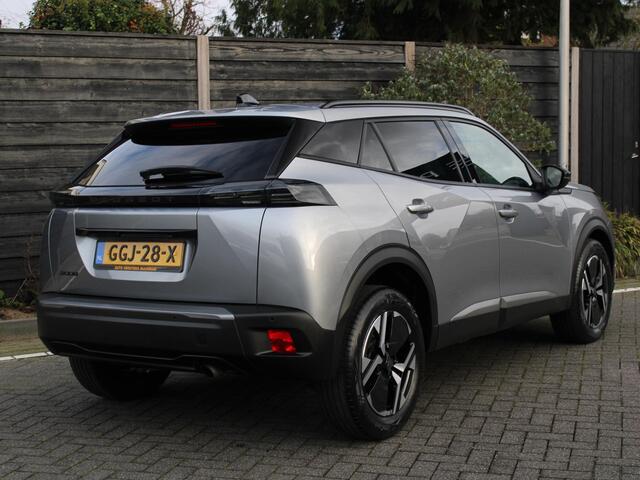 Peugeot 2008 Allure 1.2 PureTech 100PK Navigatie, Achteruitrijcamera, Parkeersensoren, Apple Carplay, Android Auto, Lichtmetalen velgen