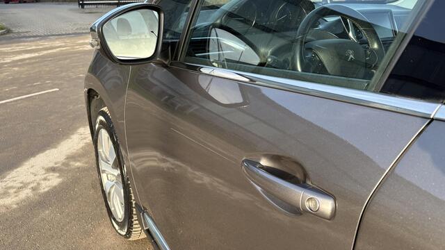 Peugeot 2008 1.2 PureTech Allure