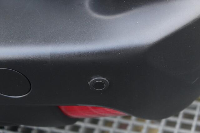 Peugeot 2008 1.2 AUTOMAAT Airco/Trekhaak/Navigatie/Cruise control/Parkeersensoren/Licht metalen velgen