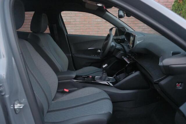 Peugeot 2008 1.2 PureTech 100pk Allure | Navi | App Connect | Climate | Adaptive Cruise | Keyless | Camera | Blind Spot