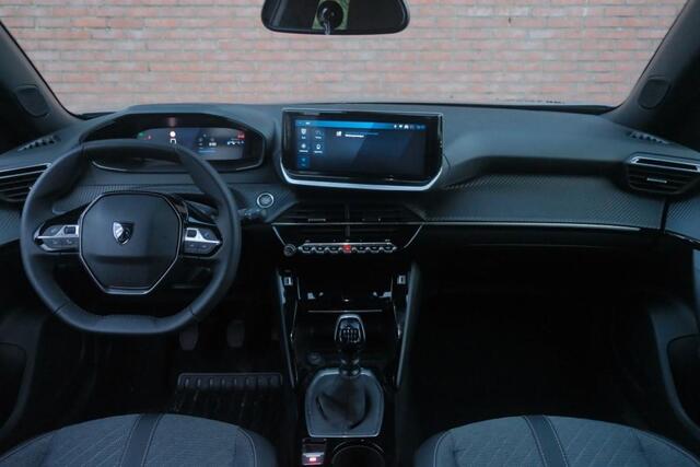 Peugeot 2008 1.2 PureTech 100pk Allure | Navi | App Connect | Climate | Adaptive Cruise | Keyless | Camera | Blind Spot