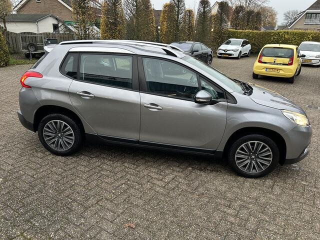 Peugeot 2008 1.2 PureTech Blue Lion