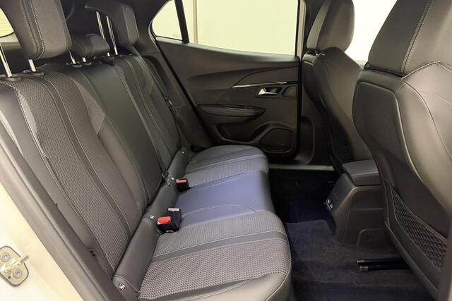 Peugeot 2008 1.2 PureTech 130pk GT-Line | Navigatie via app | Camera | Climate control | Cruise control | Stoelverwarming | LED verlichting | Zwart dak