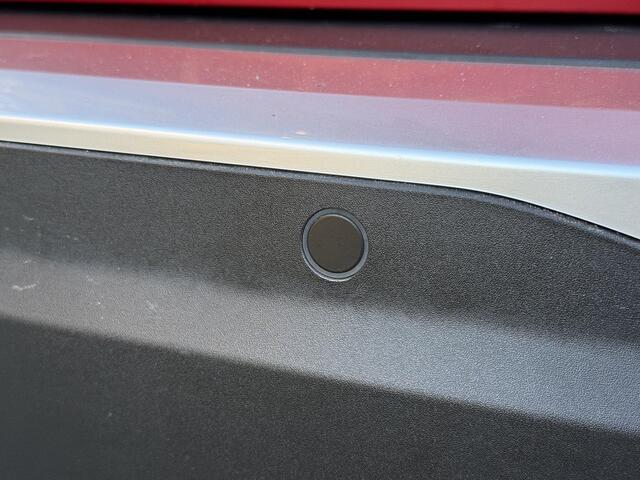 Peugeot 2008 Allure Pack 1.2 PureTech 130PK EAT8 Automaat Achteruitrijcamera, Stoelverwarming, Keyless Start, Parkeersensoren, Apple Carplay, Android Auto