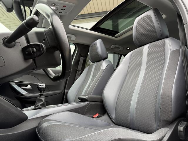 Peugeot 2008 1.5 BlueHDi Allure | Panorama | Navi | Camera |