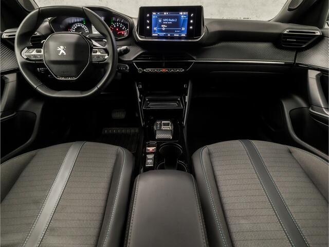 Peugeot 2008 1.2 PureTech Allure Sport Automaat 131Pk (APPLE CARPLAY, GROOT NAVI, 360 CAMERA, LEDER, ZWART HEMEL, SPORTSTOELEN, GETINT GLAS, LANE ASSIST, CRUISE, NIEUWSTAAT)
