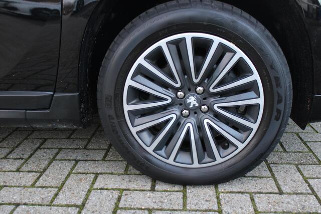 Peugeot 2008 1.2 110PK AUTOMAAT BLUE LION | TREKHAAK | NAVIGATIE | APPLE CARPLAY/ANDROID AUTO | DAB+ | ACHTERUITRIJ CAMERA | PANORAMA DAK | CRUISE | AIRCO |