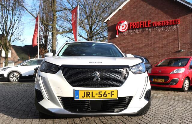 Peugeot 2008 130 Pk * AUTOMAAT * Allure Plaatje van een automobiel ! Vingerhoets; Vierde Generatie Eersteklas Service. Al meer dan 100 jaar een begrip in de Brabantse Kempen.