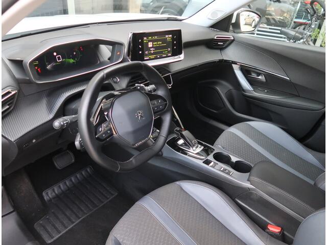 Peugeot 2008 130 Pk * AUTOMAAT * Allure Plaatje van een automobiel ! Vingerhoets; Vierde Generatie Eersteklas Service. Al meer dan 100 jaar een begrip in de Brabantse Kempen.