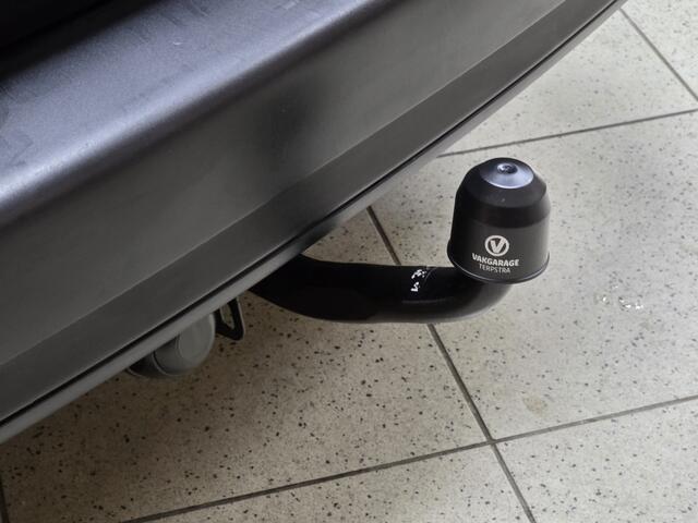 Peugeot 2008 1.2 PureTech Active/ Trekhaak/ Apple Carplay/ DAB+/ Navi/ Airco/ Cruise/ Elek. pakket/ Isofix/ Bluetooth/ Multi. LEDER. Stuur/ Mist./ PDC/ Dakrails.