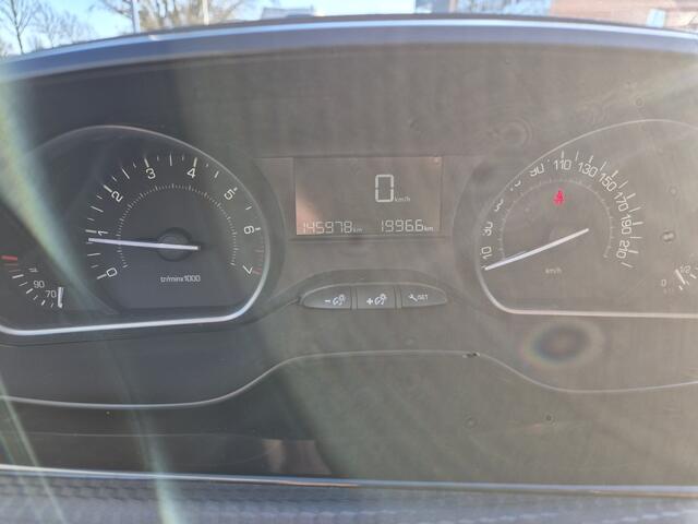 Peugeot 2008 1.2 PureT. Blue Lion