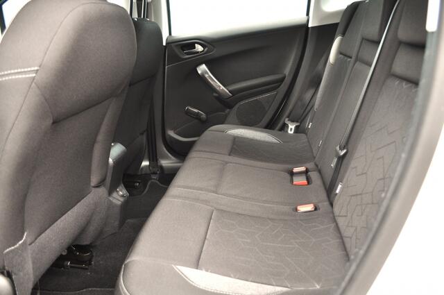 Peugeot 2008 1.2 Active Autom 110Pk pdc v+a clima