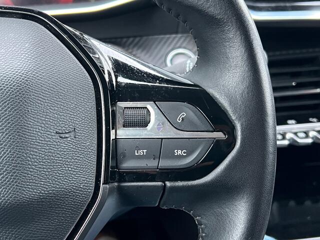 Peugeot 2008 BWJ 2021 | 1.2PT 101PK Allure | TREKHAAK | CAMERA A | CLIMA | NAVI | CRUISE | PRIVACY GLASS | CARPLAY |