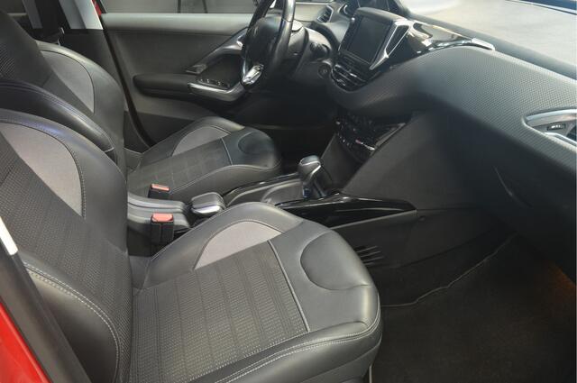 Peugeot 2008 1.2 PureTech Allure / AUTOMAAT // 105.000 km // CLIMA // CRUISE // TREKHAAK // DEALER ONDERHOUDEN // ** ZATERDAG 27-12 BELLEN VOOR BEZICHTIGEN **