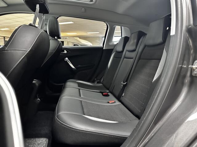 Peugeot 2008 1.2 PureTech GT-line /D-Riem Verv 83000KM! /Trekhaak! /Pano-Dak /Camera /Apple + Android /DAB+! /Navi /Climat /Cruise /Elek. pakket /Bluetooth /16"LMV /LED Dagrijverl. /Extra getint glas /PDC /Mistlampen.