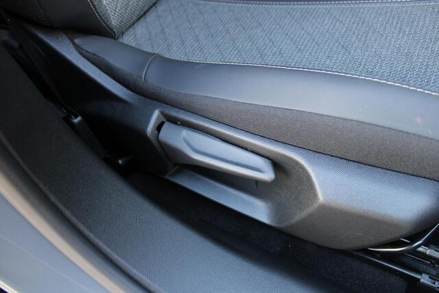 Peugeot 2008 1.2 PureTech 100pk Allure Airco Carplay PDC V+A 10.964km Nieuwstaat