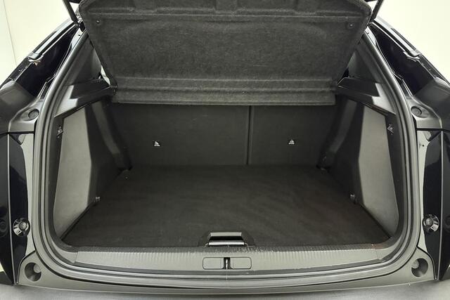 Peugeot 2008 1.2 PureTech GT 130 PK | Handgeschakeld | Camera | Climate Control | Adaptive Cruise Control | 3-D Instrumentenpaneel | Start/stop | 1e eigenaar | BTW auto