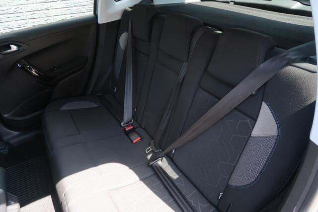 Peugeot 2008 1.2 PureTech Allure Eerste eigenaar nieuwe distributie NAP aanwezig