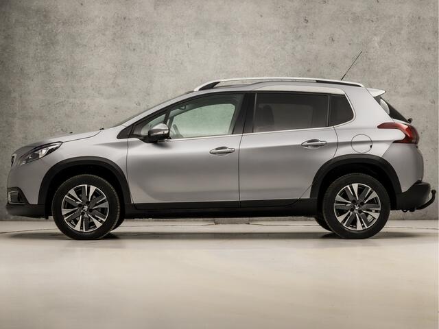 Peugeot 2008 1.2 PureTech Allure Sport Automaat (PANORAMADAK, APPLE CARPLAY, NAVIGATIE, CLIMATE, LEDER, GETINT GLAS, SPORTSTOELEN, PARKEERSENSOREN, LM VELGEN, TREKHAAK, NIEUWSTAAT)
