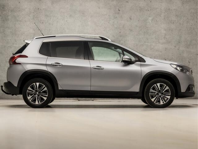 Peugeot 2008 1.2 PureTech Allure Sport Automaat (PANORAMADAK, APPLE CARPLAY, NAVIGATIE, CLIMATE, LEDER, GETINT GLAS, SPORTSTOELEN, PARKEERSENSOREN, LM VELGEN, TREKHAAK, NIEUWSTAAT)