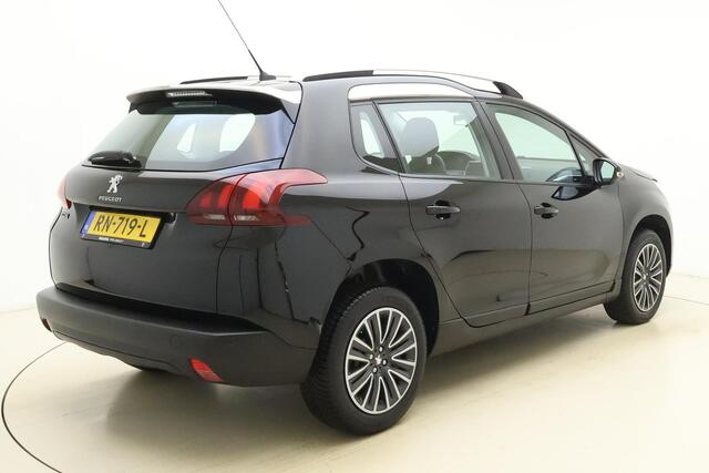 Peugeot 2008 PureTech 110 pk | Zeer lage km-stand! | Navigatie | Apple Carplay/Android Auto | Airco | Cruise Control | Parkeersensoren | Metallic lak