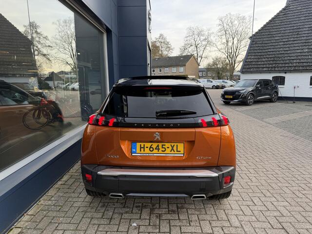 Peugeot 2008 1.2 Turbo 130 PK GT-Line | Panorama Schuif-Kanteldak | Navigatie via Telefoon | Stoelverwarming | Cruise Control | Full LED Verlichting | Keyless Start | 18" Lichtmetalen Velgen EVISSA | Climate Control | Camera | Parkeersensoren |