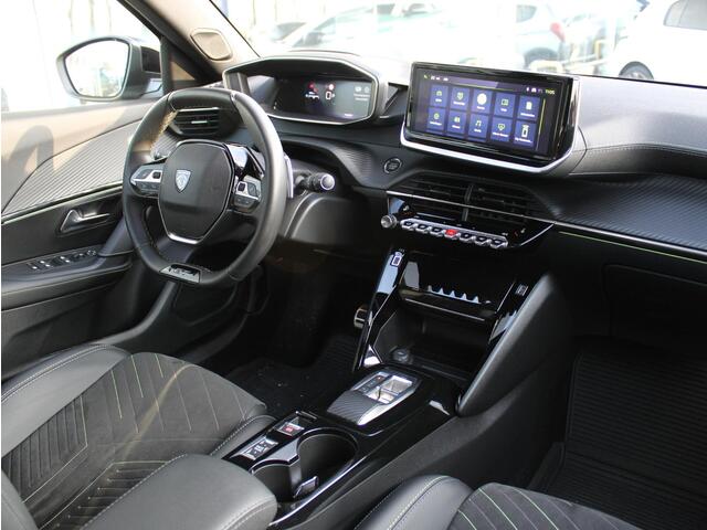 Peugeot 2008 1.2 PT 130 GT | Automaat | Camera / Navi / Alcantara / Stoelverw.