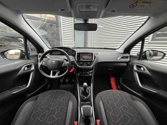 Peugeot 2008 1.2 PureTech Style Clima Navi CarPlay