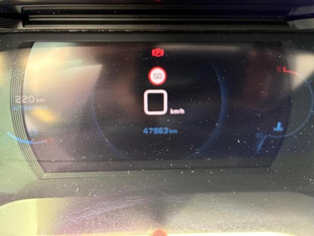 Peugeot 2008 Allure, navi, camera,pdc 1.2 PureTech Allure