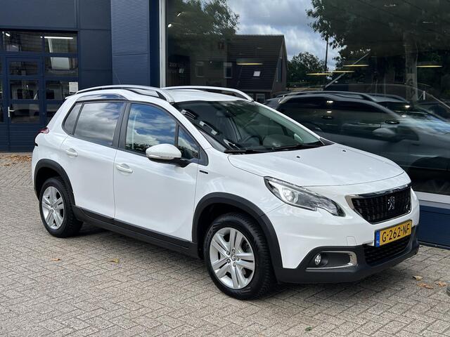 Peugeot 2008 1.2 Turbo 110PK Signature | 6-Bak | All Season banden | Navigatie | DAB+ | Cruise control | Airco | LED Dagrijverlichting | Dakrails | Sensoren achterzijde.