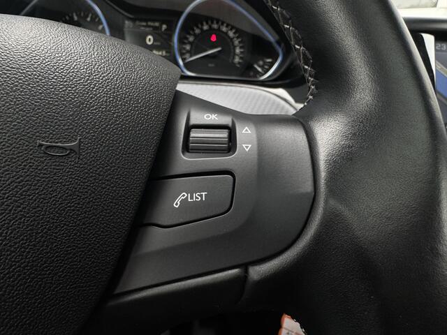 Peugeot 2008 1.2 PureTech Blue Lease Allure GRATIS Afleverpakket! | Stoelverwarming | Panoramadak |