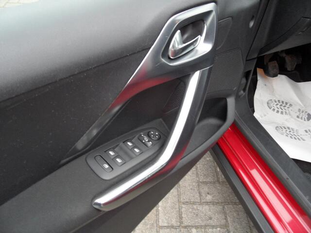 Peugeot 2008 1.2 PureTech Allure