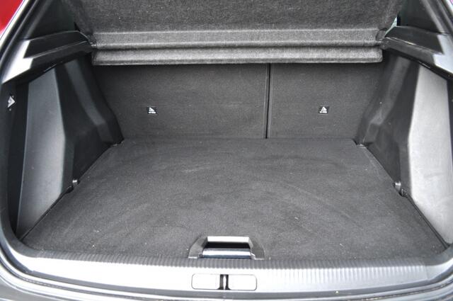 Peugeot 2008 1.2 Allure LED navi pdc key-less