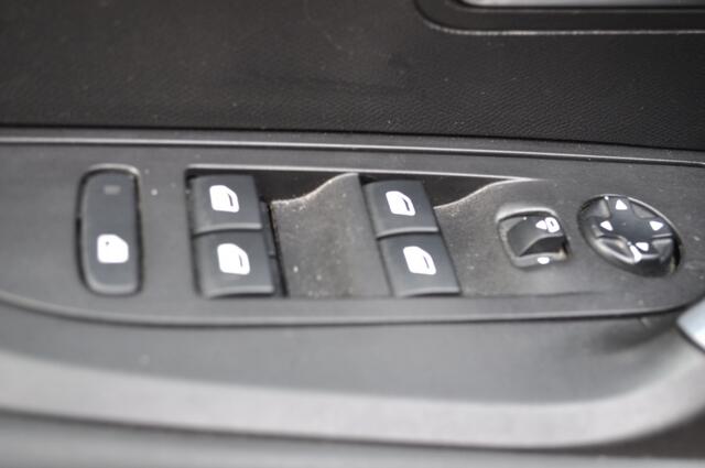 Peugeot 2008 1.2 Allure LED navi pdc key-less