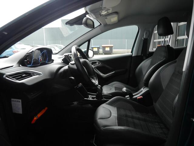 Peugeot 2008 1.2 PureTech Allure | Trekhaak | Lichtmetalen velgen | Apple carplay/Android auto | Regensensor | Achteruitrijcamera | DAB | Extra getint glas | Cruise control | Climate control