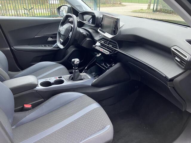 Peugeot 2008 1.2 Allure 130pk Airco Camera Trekhaak Stoelverw.