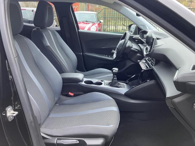 Peugeot 2008 1.2 Allure 130pk Airco Camera Trekhaak Stoelverw.