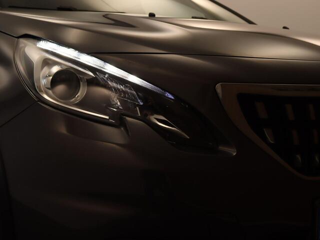 Peugeot 2008 1.2 PureTech GT-Line - 110 PK MOTOR - PARKEERSENSOREN ACHTER - 16 INCH LICHT METALEN VELGEN/ 4 SEIZOENEN BANDEN - CLIMATE CONTROL - NAVIGATIE - APPLE CARPLAY/ ANDROID AUTO - CRUISE CONTROL - 4 X ELEKTRISCHE RAMEN - SPORTSTOELEN