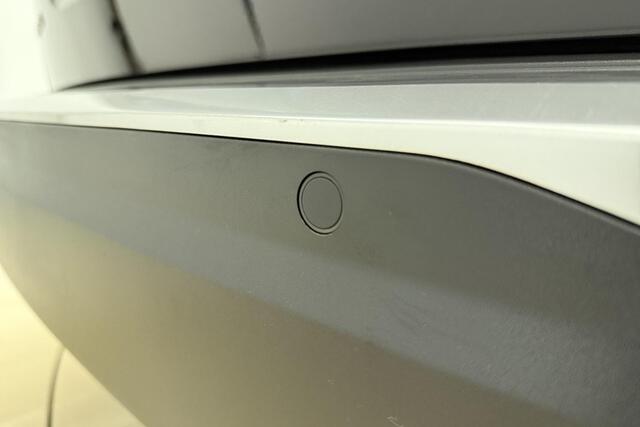 Peugeot 2008 1.2 PureTech Allure Pack Digitaal Instrumentenpaneel l Camera l PDC l Apple Carplay/Android Auto l Navigatie l Bluetooth l Climate Control l Cruise Control l Keyless l Lichtmetalen Velgen