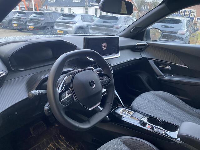 Peugeot 2008 1.2 Hybrid 145 Allure | Navigatie | Camera | Climate & Cruise Control | AppleCarplay/Android Auto |