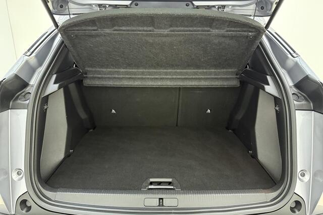 Peugeot 2008 1.2 PureTech Blue Lease Allure 130 PK | Handgeschakeld | Trekhaak | Navigatie | Climate Control | Airco | Cruise Control | Camera | Licht Metalen Velgen