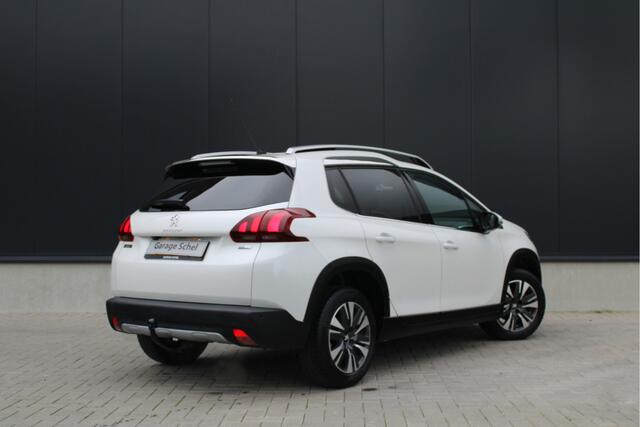 Peugeot 2008 1.2 PureTech Allure 110pk - Panoramadak - Trekhaak - Carplay - Camera - Navi - Cruise - Rijklaar