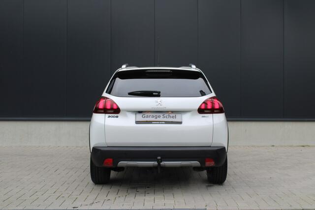 Peugeot 2008 1.2 PureTech Allure 110pk - Panoramadak - Trekhaak - Carplay - Camera - Navi - Cruise - Rijklaar
