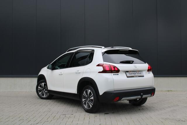 Peugeot 2008 1.2 PureTech Allure 110pk - Panoramadak - Trekhaak - Carplay - Camera - Navi - Cruise - Rijklaar